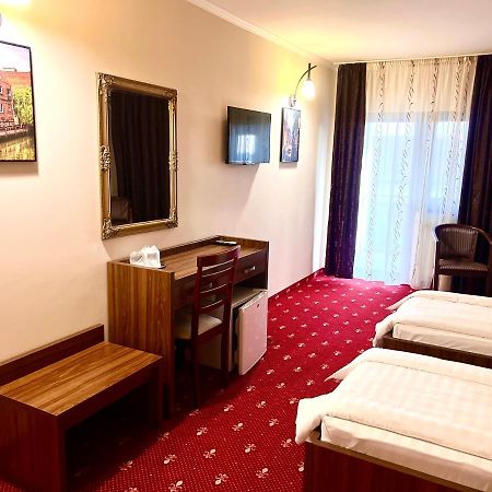 Hotel Complex Azar Galaţi Exteriér fotografie