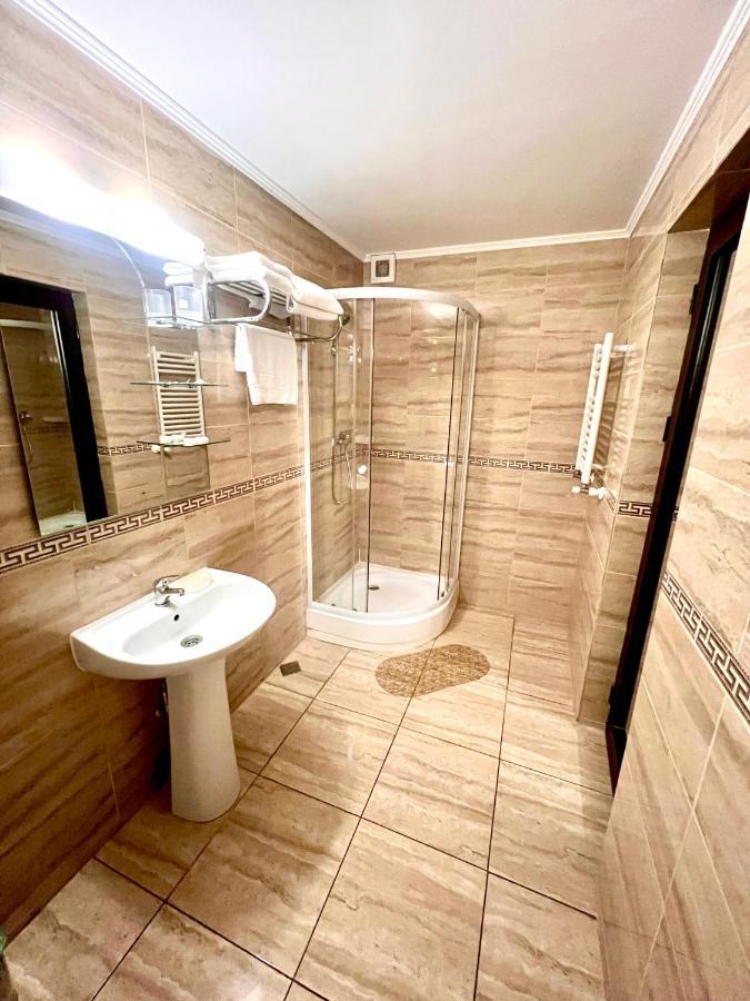 Hotel Complex Azar Galaţi Exteriér fotografie