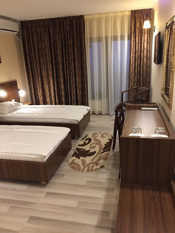 Hotel Complex Azar Galaţi Exteriér fotografie