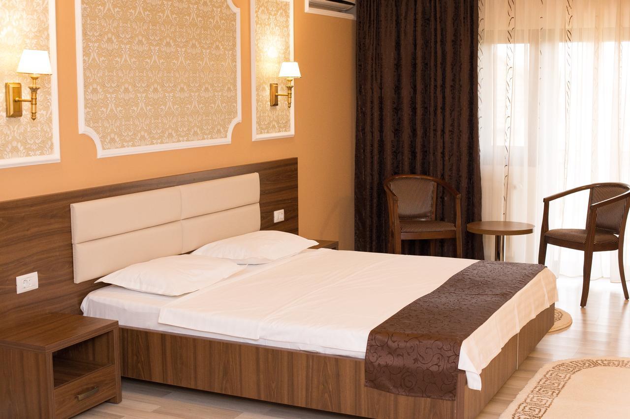 Hotel Complex Azar Galaţi Exteriér fotografie